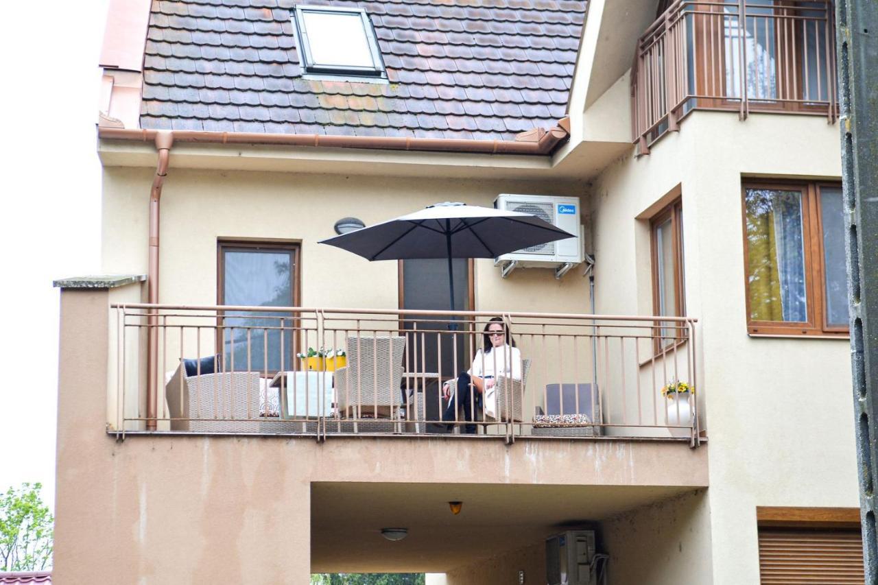 Unicum Apartman Hajduszoboszlo Exterior photo