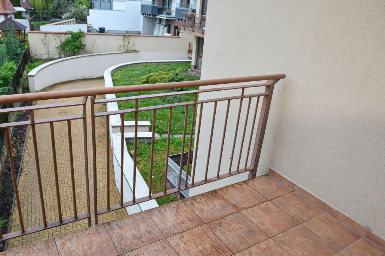 Unicum Apartman Hajduszoboszlo Exterior photo