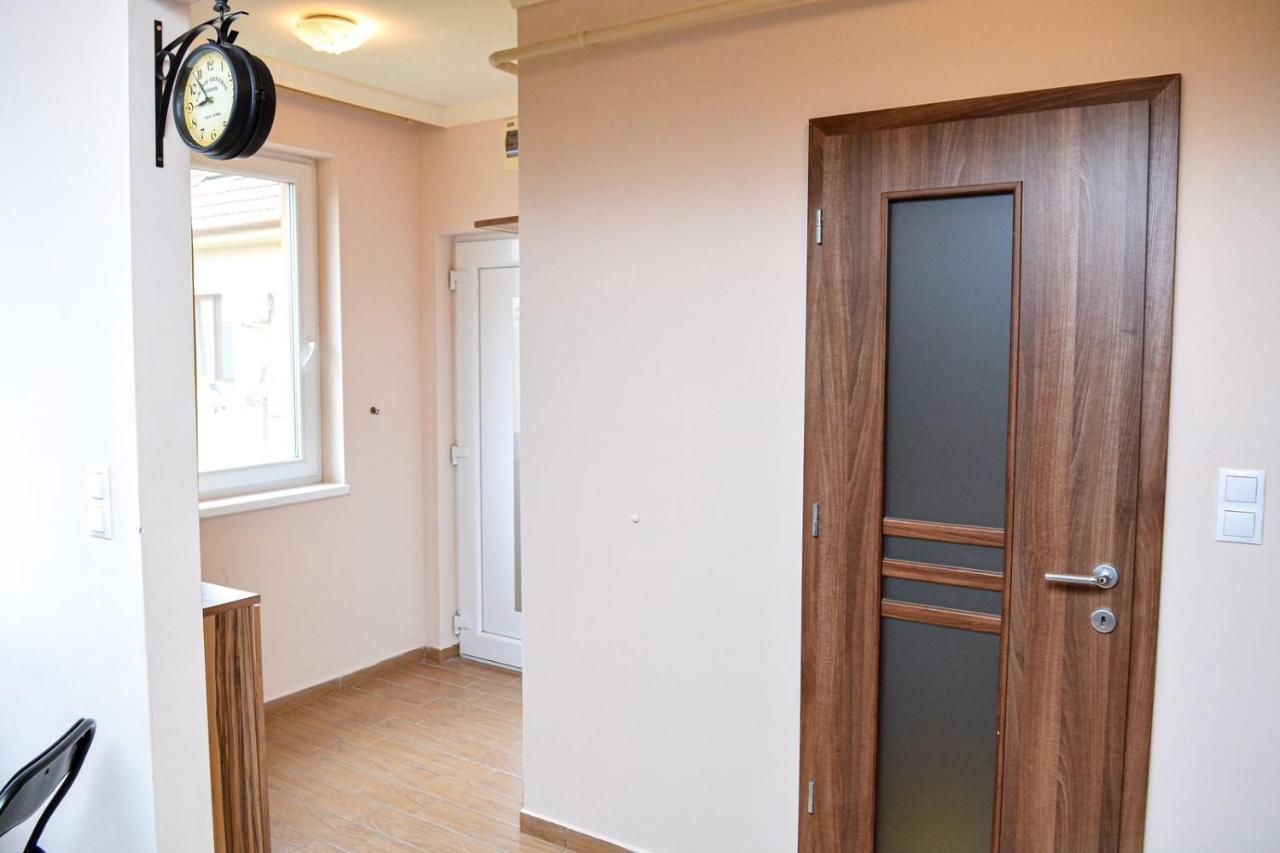 Unicum Apartman Hajduszoboszlo Exterior photo